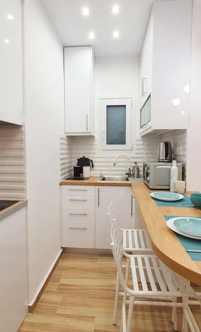Acropolis Thisio Apartment 2 Bedrooms 2 Bathrooms Афины Экстерьер фото